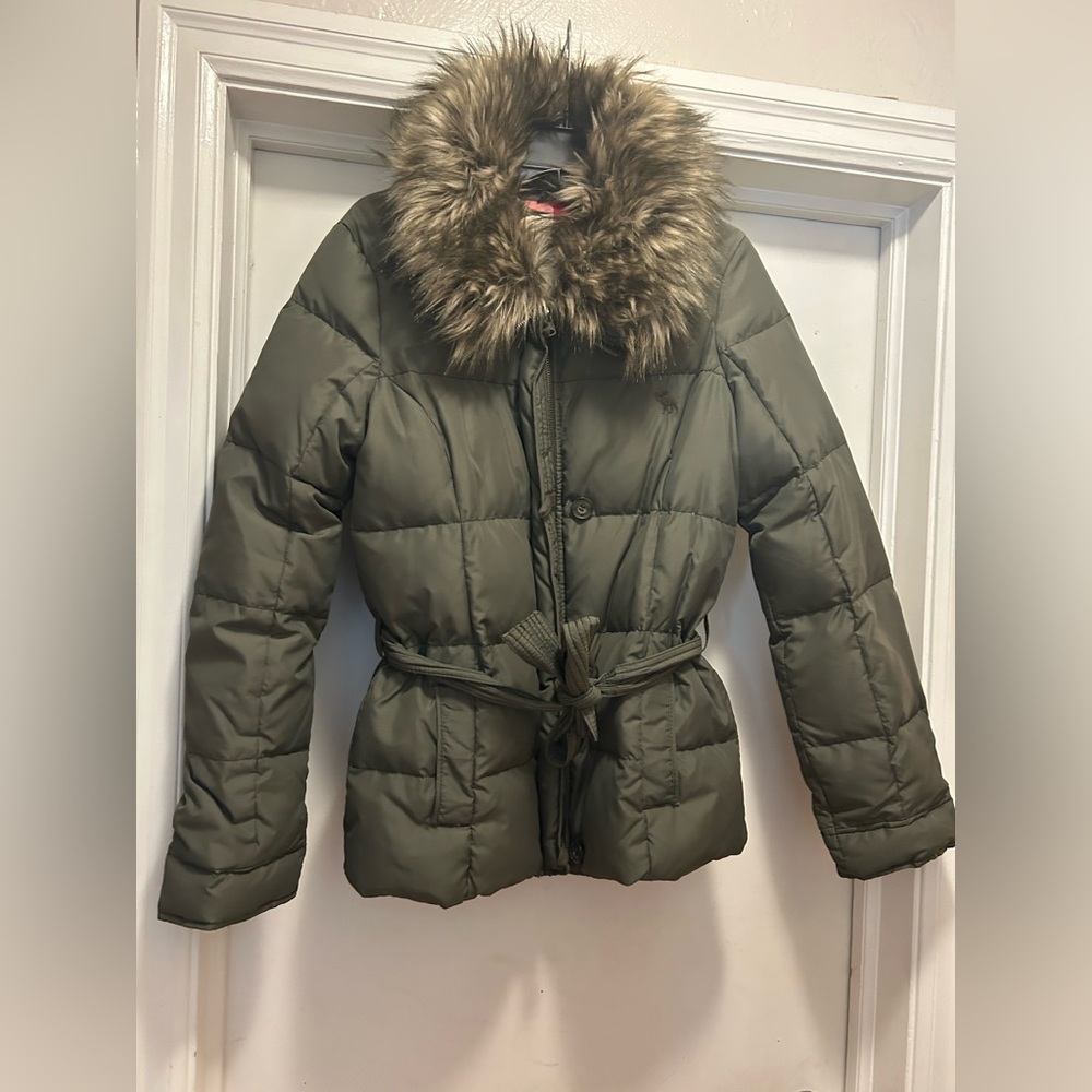 Abercrombie & Fitch olive green faux furcollar Puffer Jacket M flannel lined
